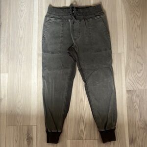James Perse Gray Jogger Sweatpants with Tapered Leg